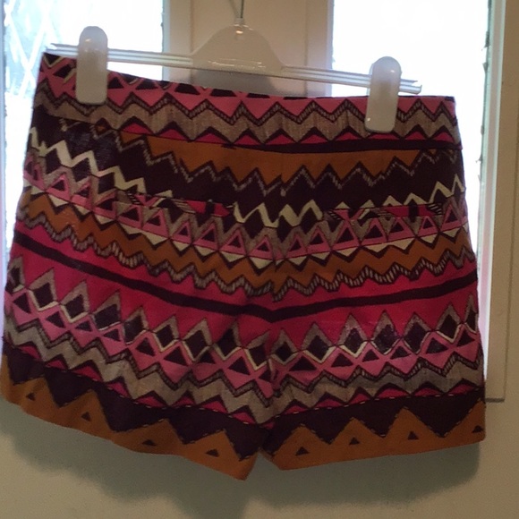 Anne Taylor LOFT Marisa style linen and Cotten EUC beaded shorts - Picture 5 of 6